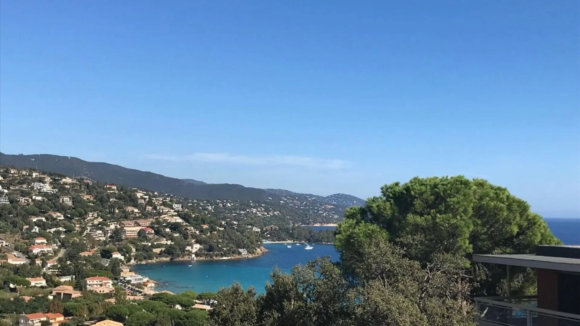 Peaceful Retreat With Stunning Sea View Private Terrace & Garden Apartment Le Lavandou