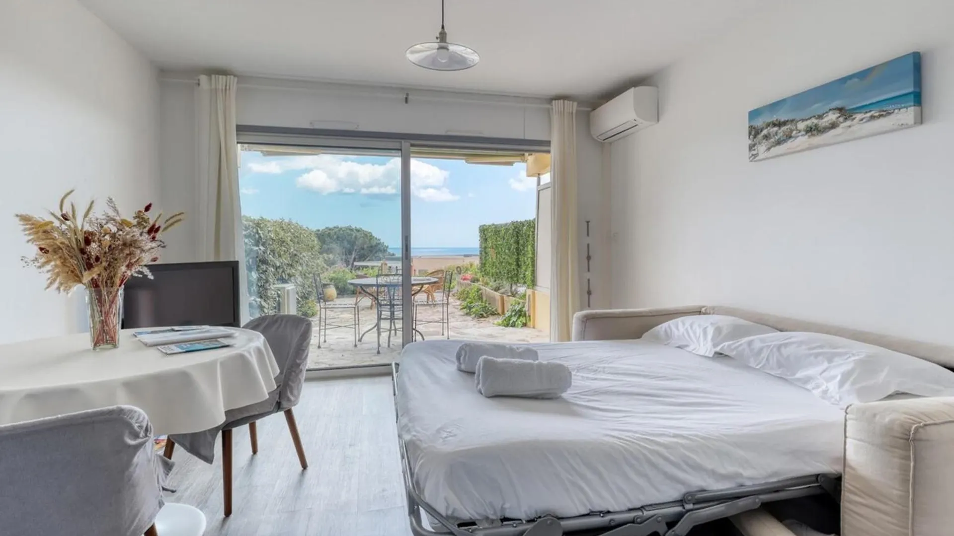 Peaceful Retreat With Stunning Sea View Private Terrace & Garden Apartment Le Lavandou France