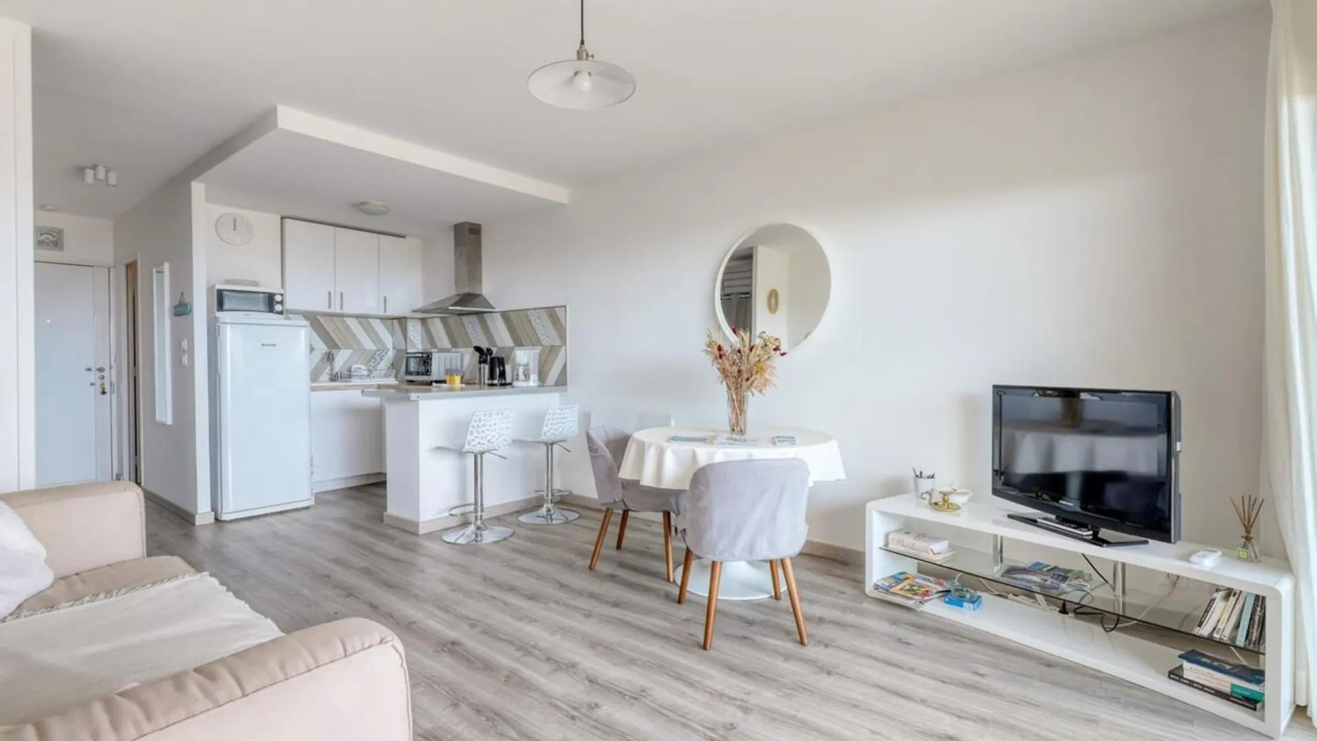 Peaceful Retreat With Stunning Sea View Private Terrace & Garden Apartment Le Lavandou France