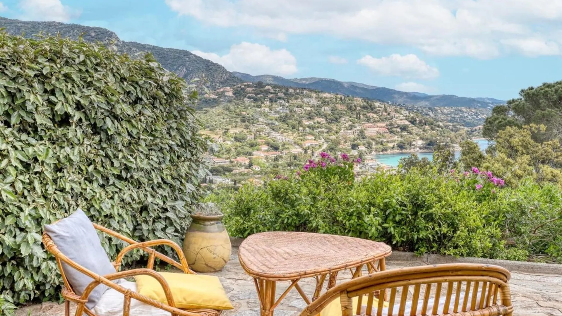 Peaceful Retreat With Stunning Sea View Private Terrace & Garden Apartment Le Lavandou
